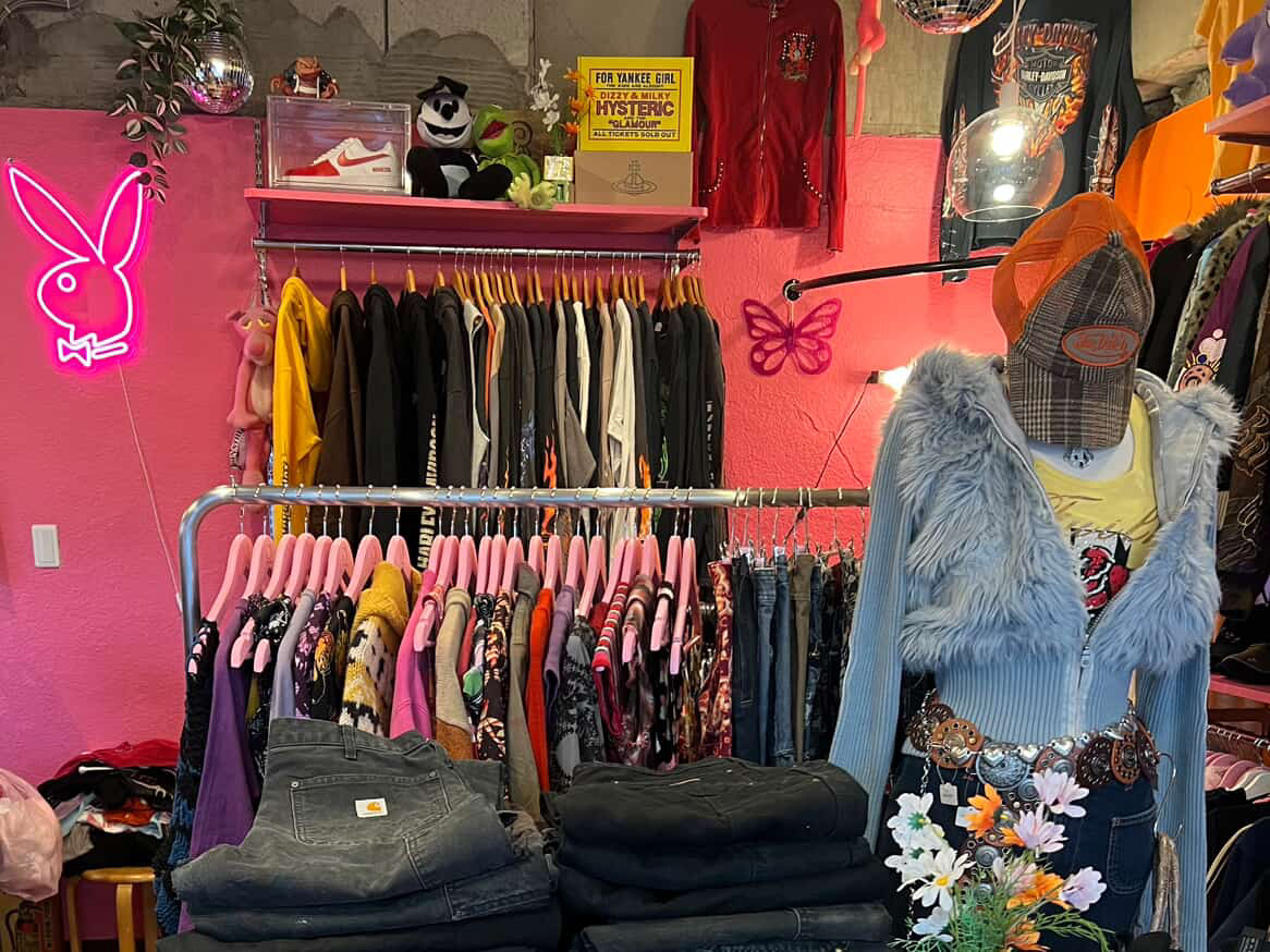 used & selct NARCOS店内写真