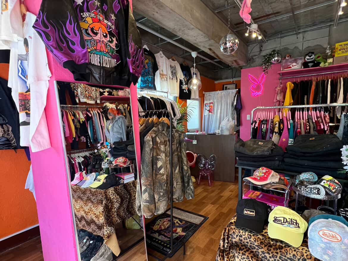 used & select NARCOS店内写真