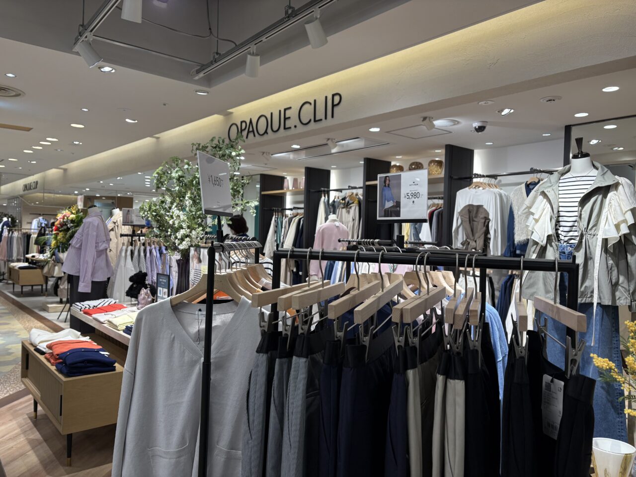 OPAQUE.CLIP店内2