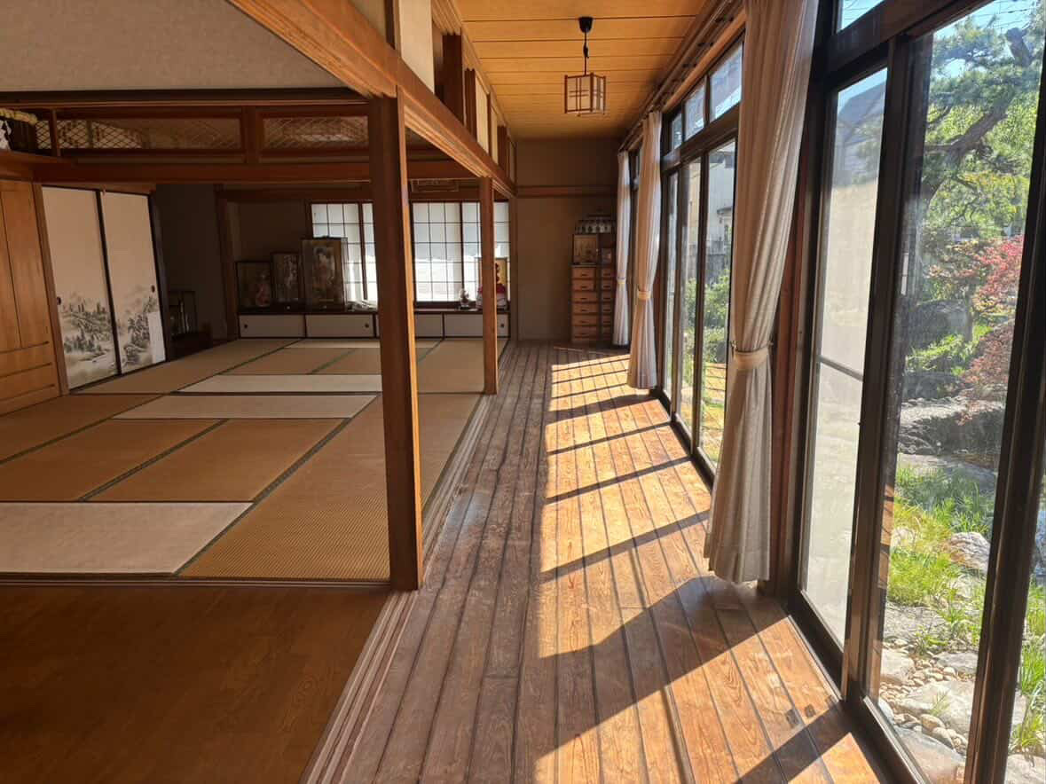 ハスヤマーケット室内